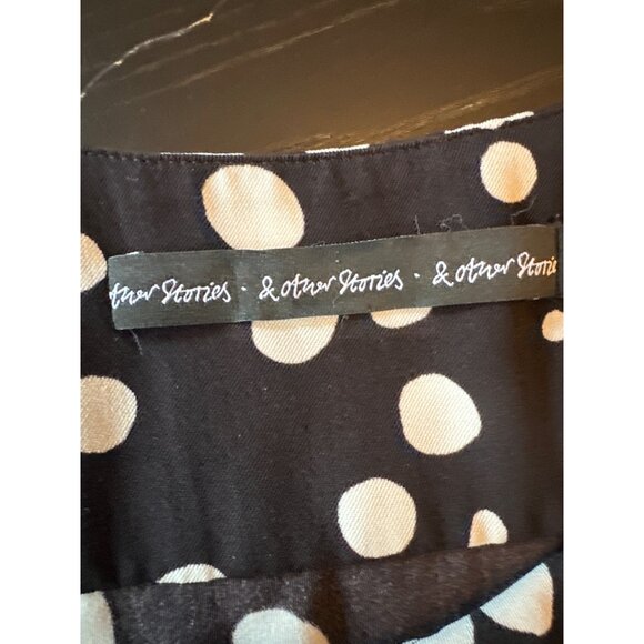 & Other Stories Black & White Polka Dot Blouse With Button Detail - Picture 4 of 7
